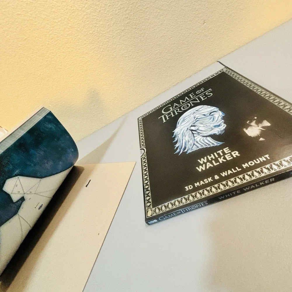 Game of Thrones White‎ Walker 3D Mask & Wall Mount Book New In Package See Pics